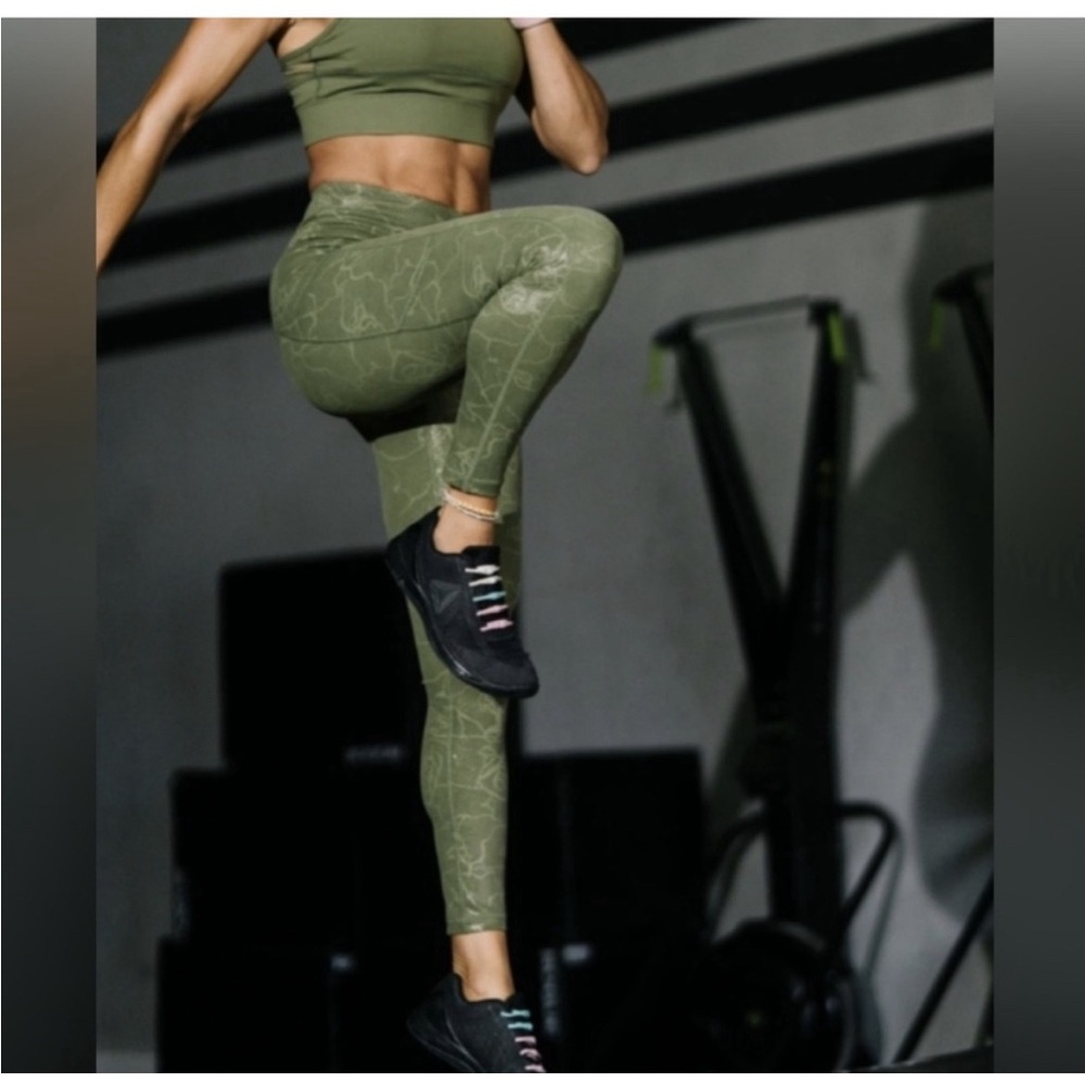 NWOT Zyia Maze Light Olive Green Leggings